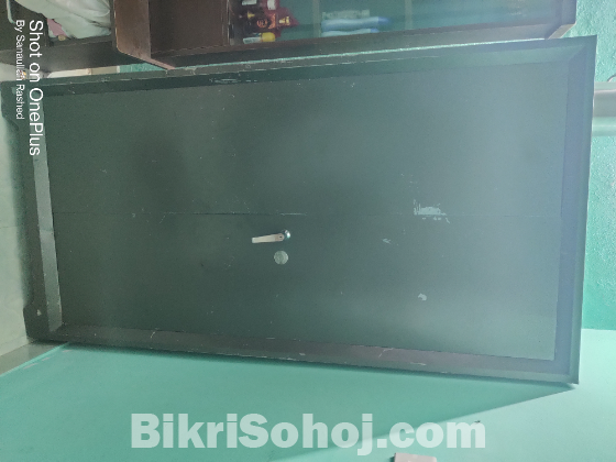 স্টিলের আলমারি